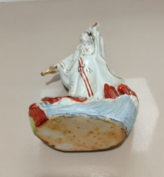 粉彩描金滴水观音