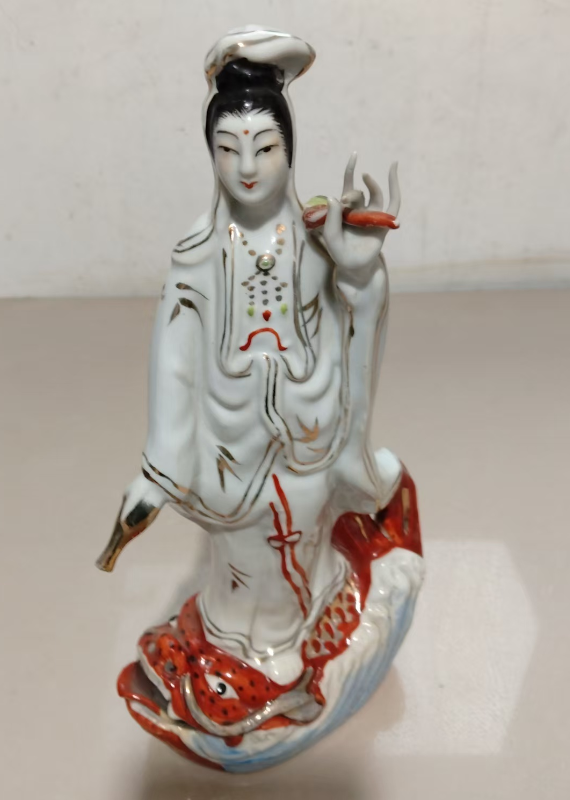 粉彩描金滴水观音-嘉城艺术交易平台