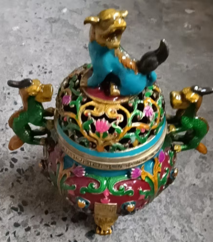 宣德年制《铜胎掐丝珐琅（景泰蓝）瑞兽纹三足熏香炉》-嘉城艺术交易平台