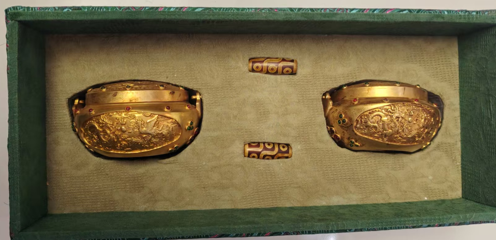 清代《铜鎏金薰香炉一对+九眼天珠两只》百年好和-嘉城艺术交易平台