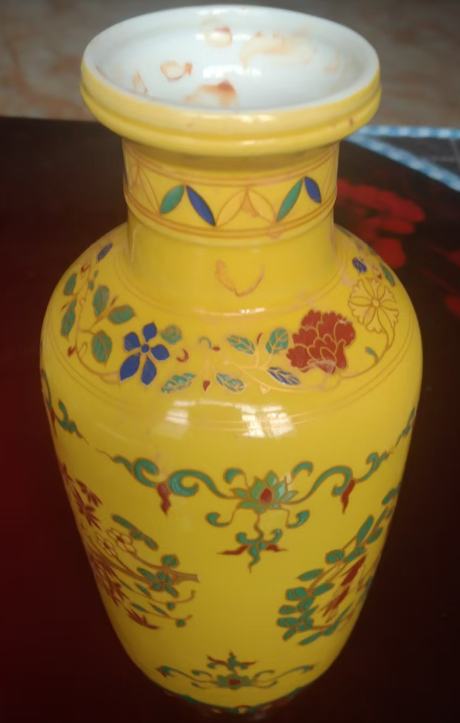 成化年制《黄地五彩瓶》-嘉城艺术交易平台