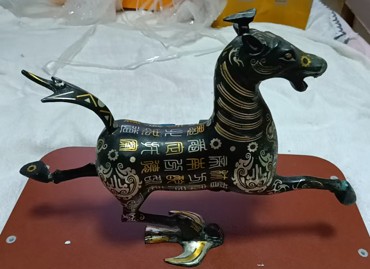 青铜《错金银马踏飞燕》摆件-嘉城艺术交易平台