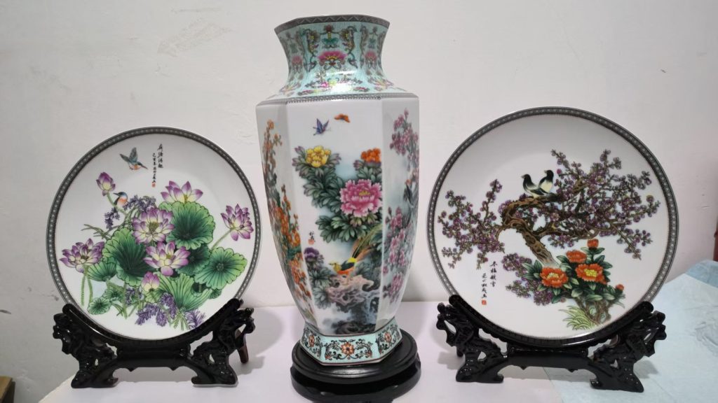 图片[1]-张松茂.徐亚凤《花鸟赏盘、六方尊》-嘉城艺术交易平台