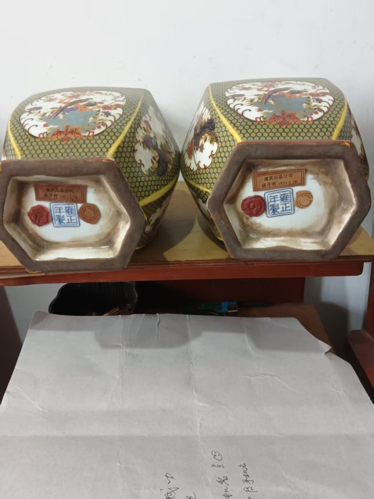 图片[2]-雍正年制《珐琅描金花鸟纹六方彩瓶》一对-嘉城艺术交易平台