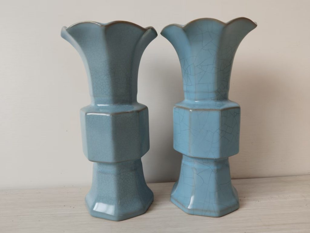 图片[1]-宋徽宗御制《青釉六方花觚》一对-嘉城艺术交易平台