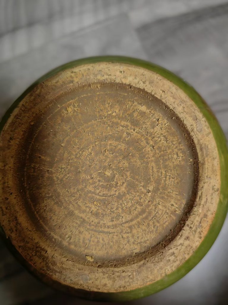 图片[2]-辽金《绿釉贴塑双兽耳牛纹长颈瓶》-嘉城艺术交易平台