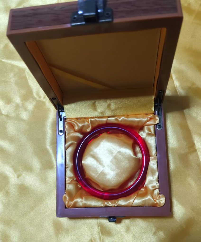 图片[1]-鸽血红《手镯》-嘉城艺术交易平台