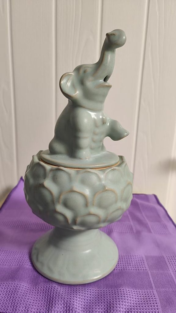 图片[1]-汝瓷《宝莲花小象尊》皇后阁清凉寺御制-嘉城艺术交易平台