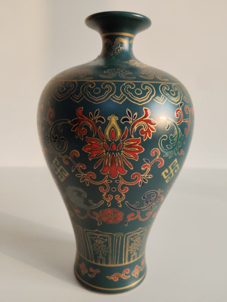 图片[1]-雍正年制《孔雀绿釉描金珐琅彩缠枝梅瓶》-嘉城艺术交易平台