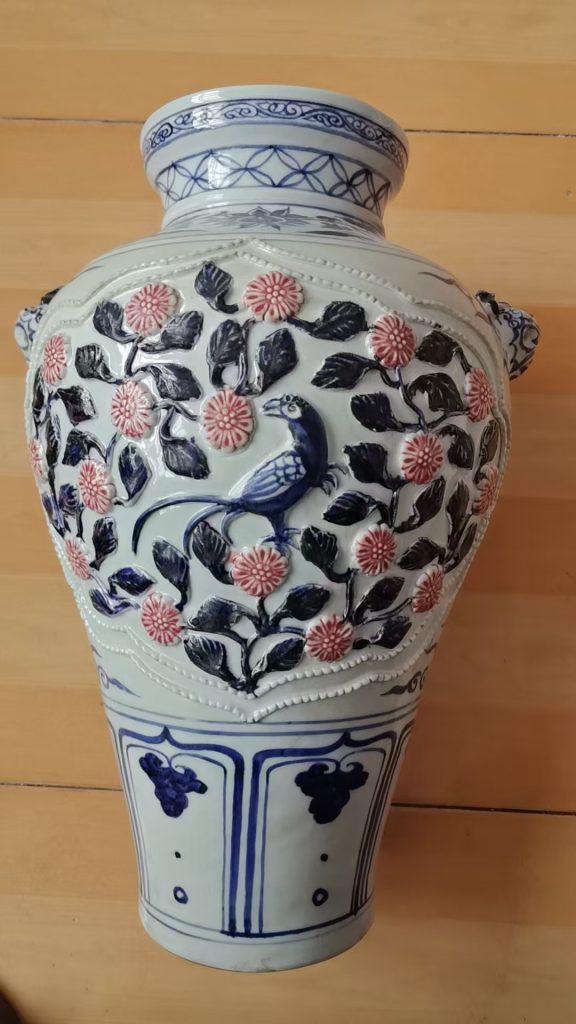 图片[1]-至正九年《青花釉里红堆塑花鸟纹梅瓶》-嘉城艺术交易平台