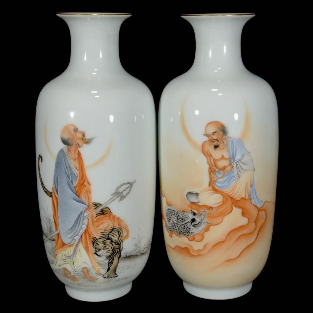 图片[1]-雍正年制《矾红降龙伏虎罗汉纹瓶》一对-嘉城艺术交易平台