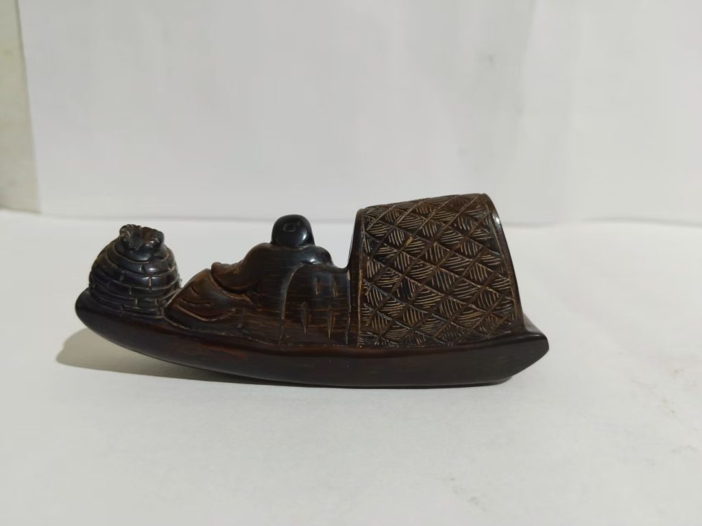 图片[2]-清《角雕鱼滃笔山》-嘉城艺术交易平台