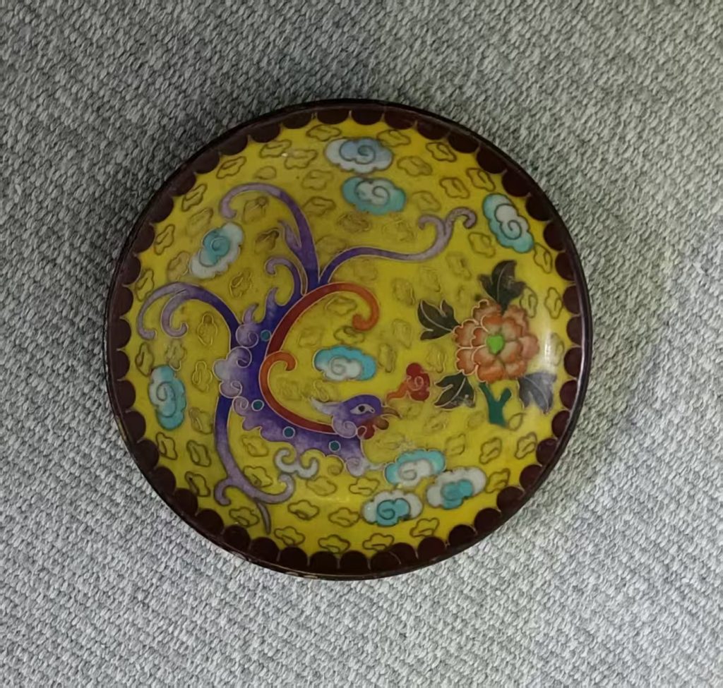 图片[1]-铜胎掐丝珐琅黄地福寿纹赏盘-嘉城艺术交易平台