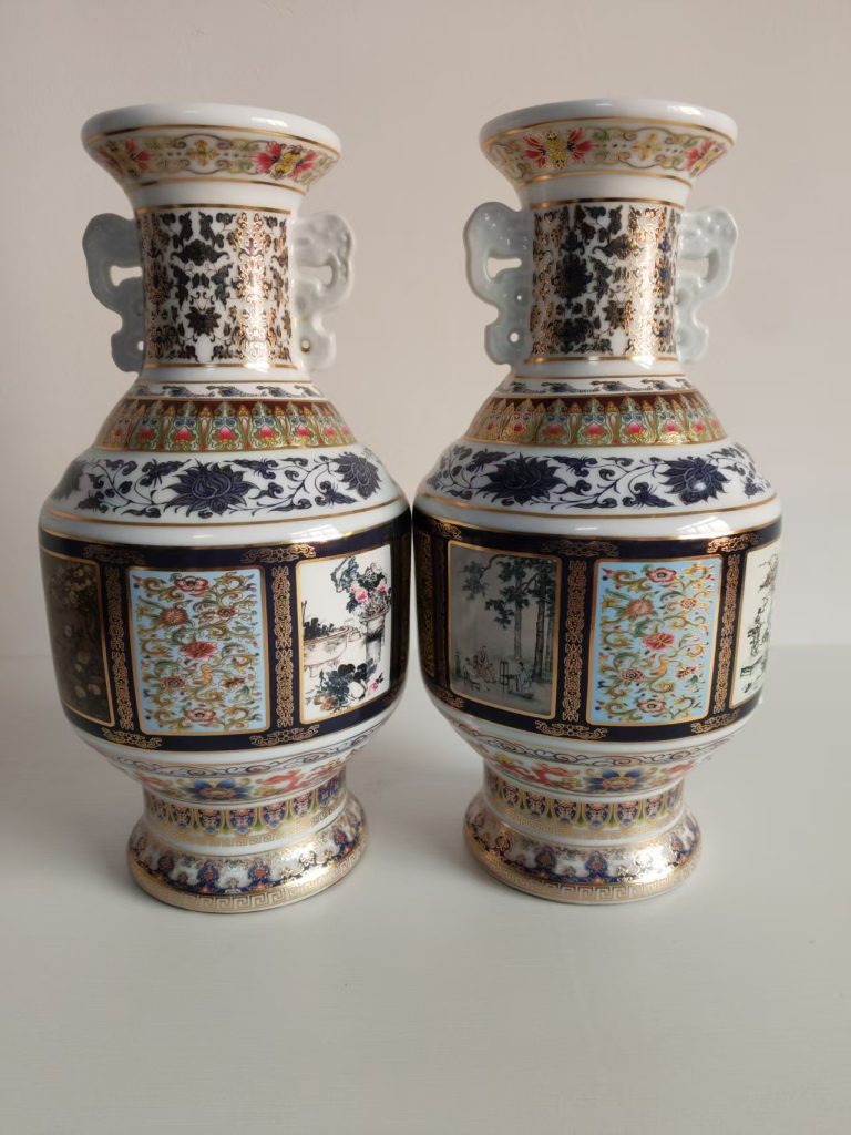 图片[1]-乾隆年制《描金开光花卉龙纹双耳赏瓶》一对-嘉城艺术交易平台