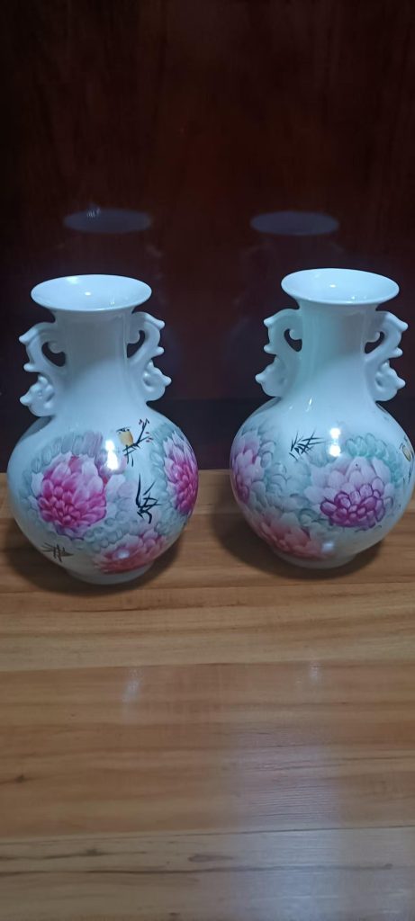 图片[1]-景德镇美研室《双耳龙瓶对瓶》-嘉城艺术交易平台