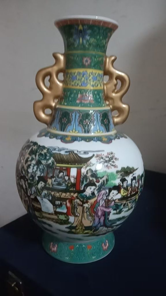 图片[1]-乾隆年制《珐琅彩双耳瓶》-嘉城艺术交易平台