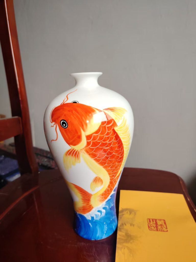 图片[1]-锦鲤纹梅瓶-嘉城艺术交易平台