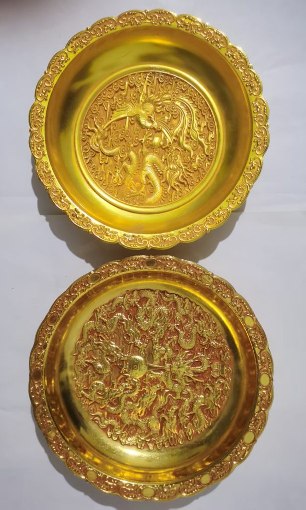 图片[1]-乾隆年制《九龙纹+龙凤纹花口盘》一对-嘉城艺术交易平台