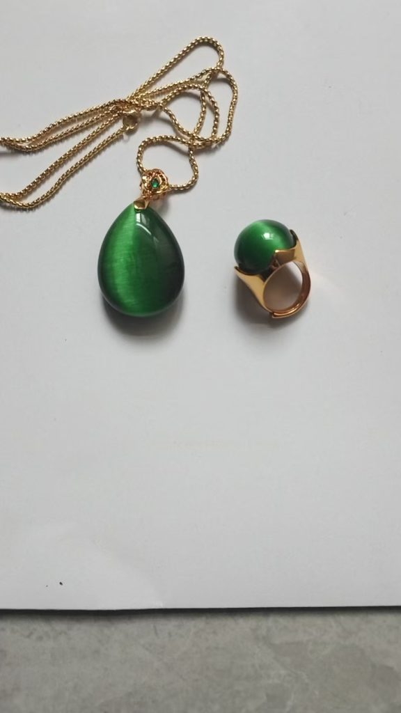 图片[1]-翠绿《猫眼吊坠、戒指》-嘉城艺术交易平台