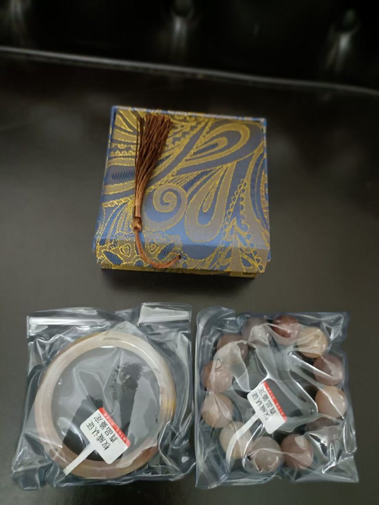 图片[1]-碳酸盐质玉《手镯、手串》-嘉城艺术交易平台