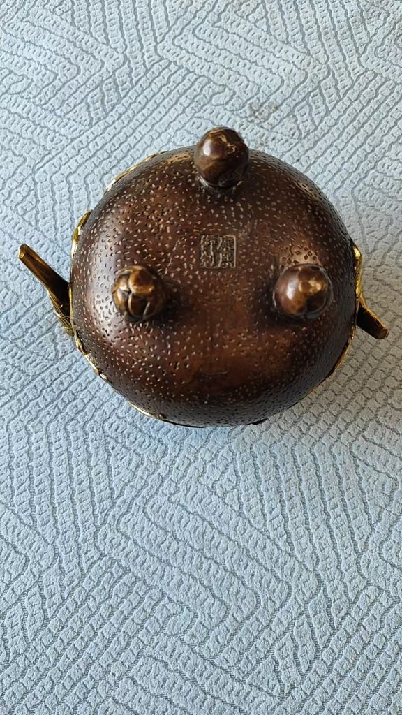 图片[3]-康熙年制《鸟兽桃花纹三足香炉》-嘉城艺术交易平台