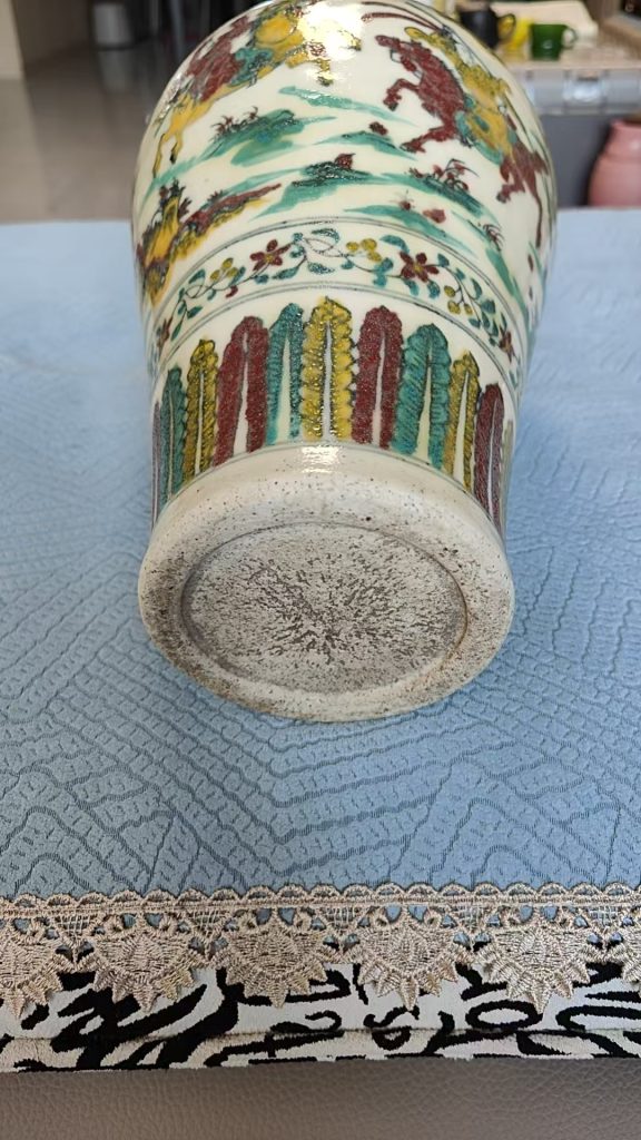 图片[2]-泰昌年制《五彩刀马人物梅瓶》-嘉城艺术交易平台