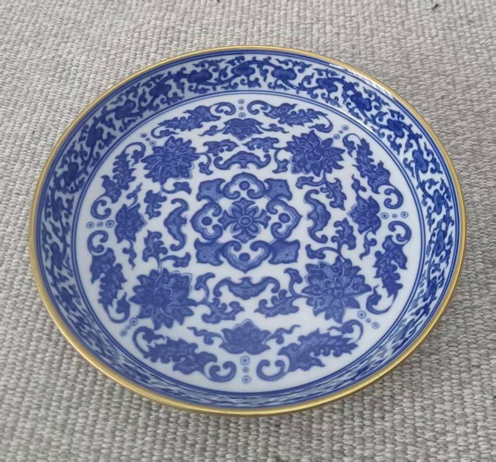 图片[1]-雍正年制《青花描金缠枝花卉纹盘》-嘉城艺术交易平台