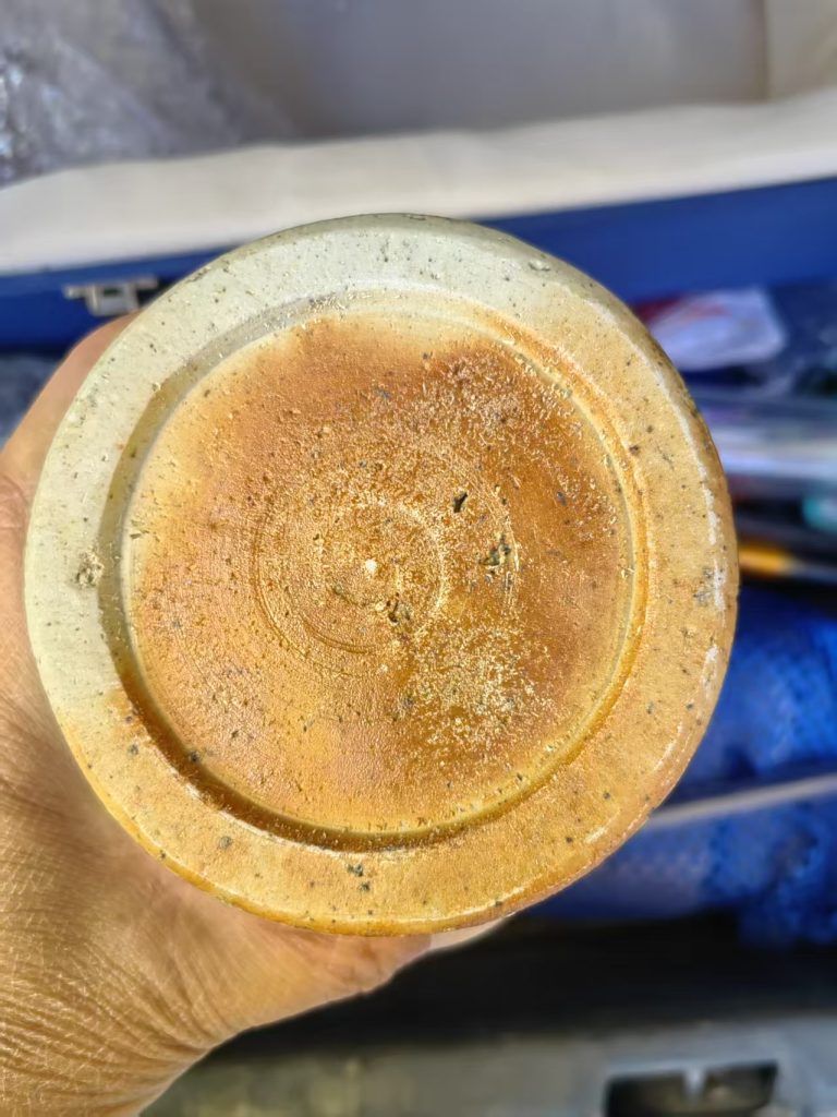 图片[2]-元代《霁蓝釉留白云龙纹梅瓶》-嘉城艺术交易平台