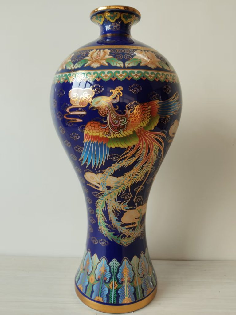 图片[1]-乾隆年制《蓝地珐琅彩描金凤纹美人肩梅瓶》-嘉城艺术交易平台