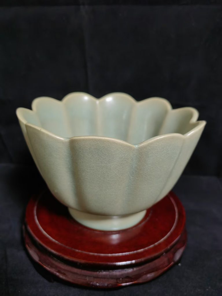 图片[1]-越窑《秘色瓷莲花式温碗》-嘉城艺术交易平台