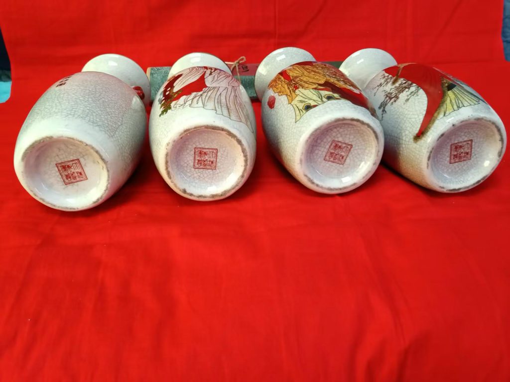 图片[2]-乾隆年制《开片四大美女赏瓶》套装-嘉城艺术交易平台