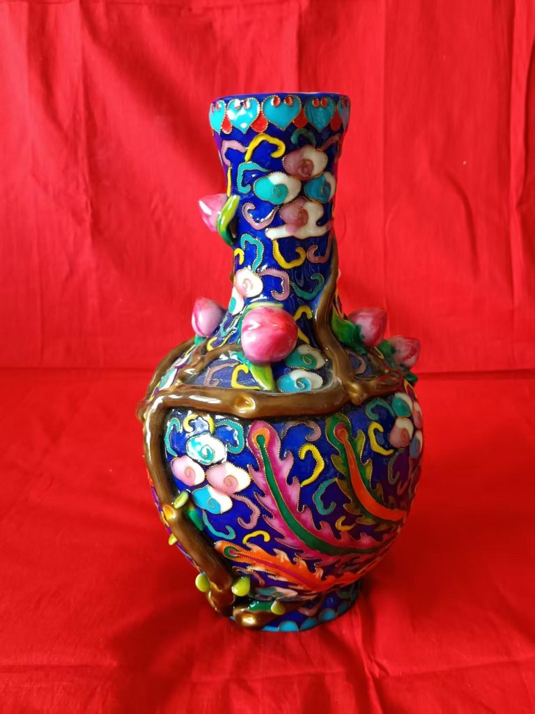 图片[1]-乾隆年制《掐丝珐琅彩浮雕九桃纹天球瓶》-嘉城艺术交易平台