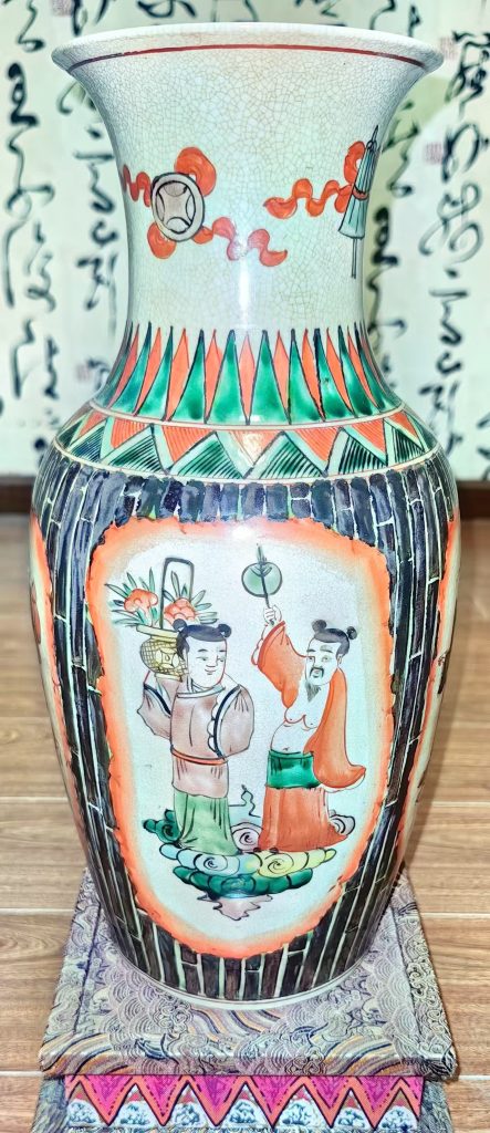 图片[1]-万历年制《五彩开光人物纹赏瓶》-嘉城艺术交易平台