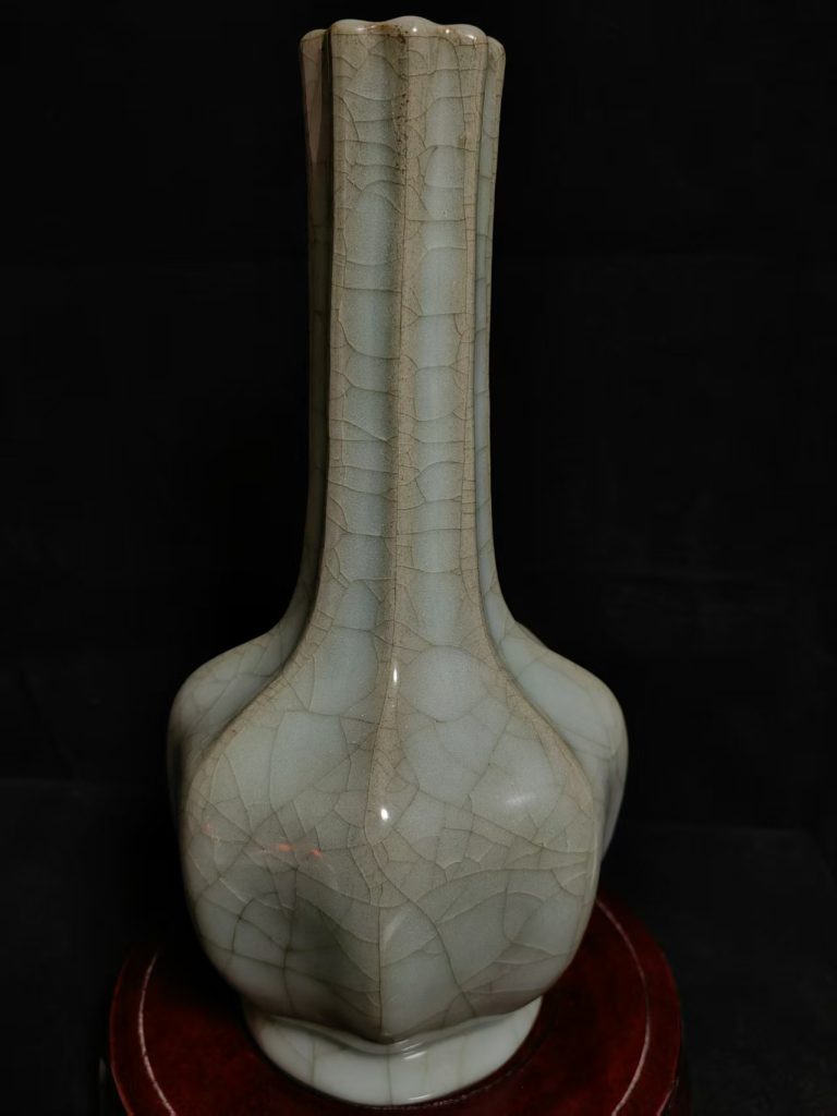 图片[1]-南宋《哥窑米黄釉八棱净瓶》-嘉城艺术交易平台