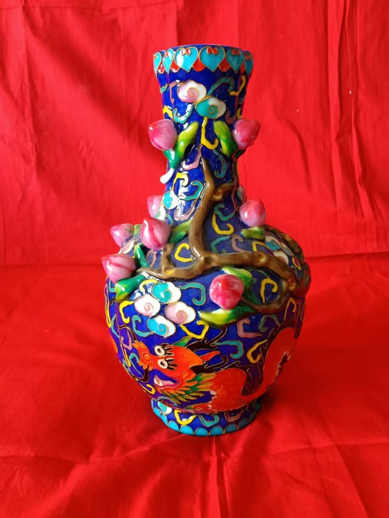 图片[2]-乾隆年制《掐丝珐琅彩浮雕九桃纹天球瓶》-嘉城艺术交易平台