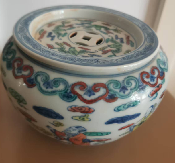 图片[1]-成化年制《斗彩八仙人物纹罐》-嘉城艺术交易平台