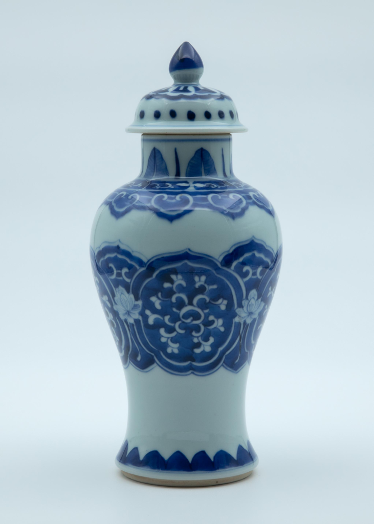 图片[1]-青花花卉赏瓶-嘉城艺术交易平台