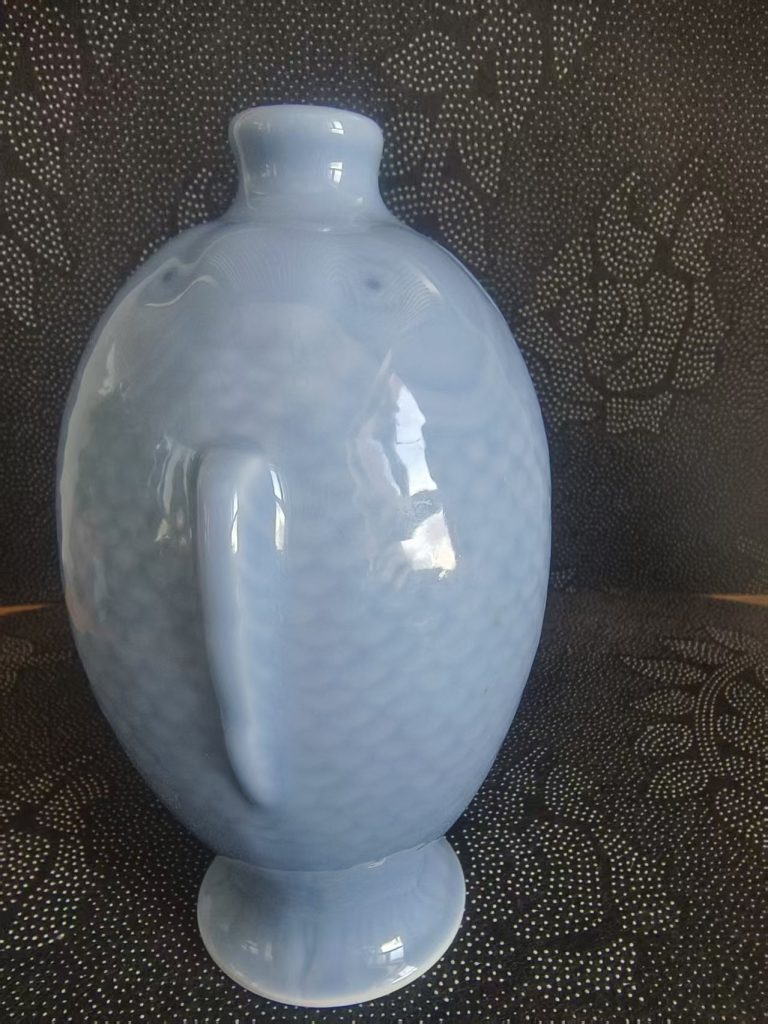 图片[1]-乾隆年制《天青釉双鱼瓶》-嘉城艺术交易平台