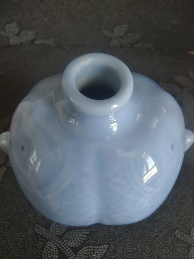 图片[2]-乾隆年制《天青釉双鱼瓶》-嘉城艺术交易平台