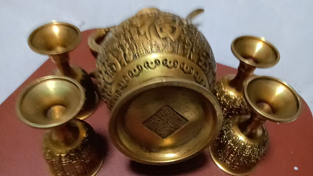 图片[2]-乾隆年制《铜鎏金百福纹酒具》（一壶四杯）-嘉城艺术交易平台