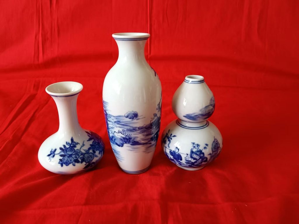 图片[2]-青花山水纹套瓶（荸荠瓶、观音瓶、葫芦瓶）-嘉城艺术交易平台