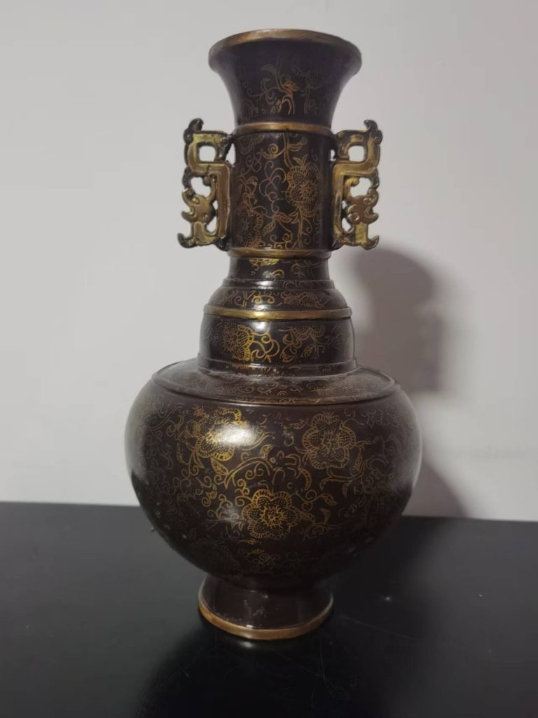 图片[1]-乾隆年制《铜胎描金缠枝花卉纹双耳瓶》-嘉城艺术交易平台