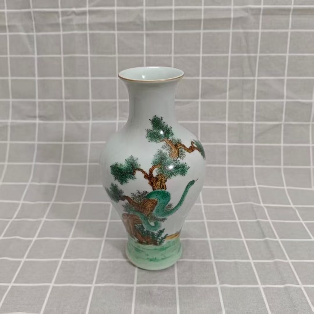 图片[1]-乾隆年制《粉彩松鹤延年纹赏瓶》-嘉城艺术交易平台