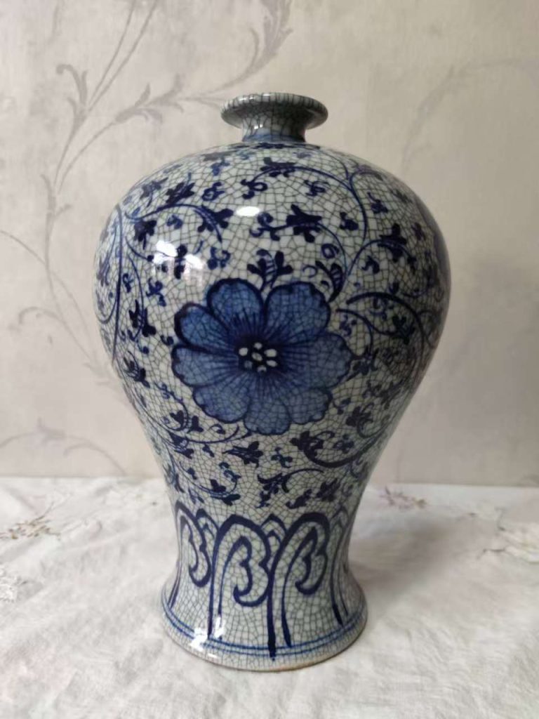 图片[1]-官窑《哥釉青花缠枝花卉纹梅瓶》-嘉城艺术交易平台
