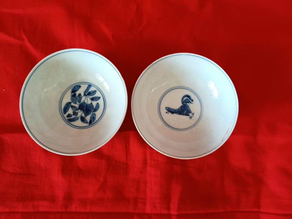 图片[2]-成化年制《青花斗笠碗》一对-嘉城艺术交易平台