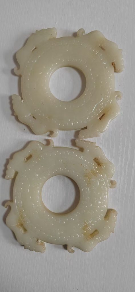 图片[2]-和田玉《四神兽出廓玉璧》一对-嘉城艺术交易平台