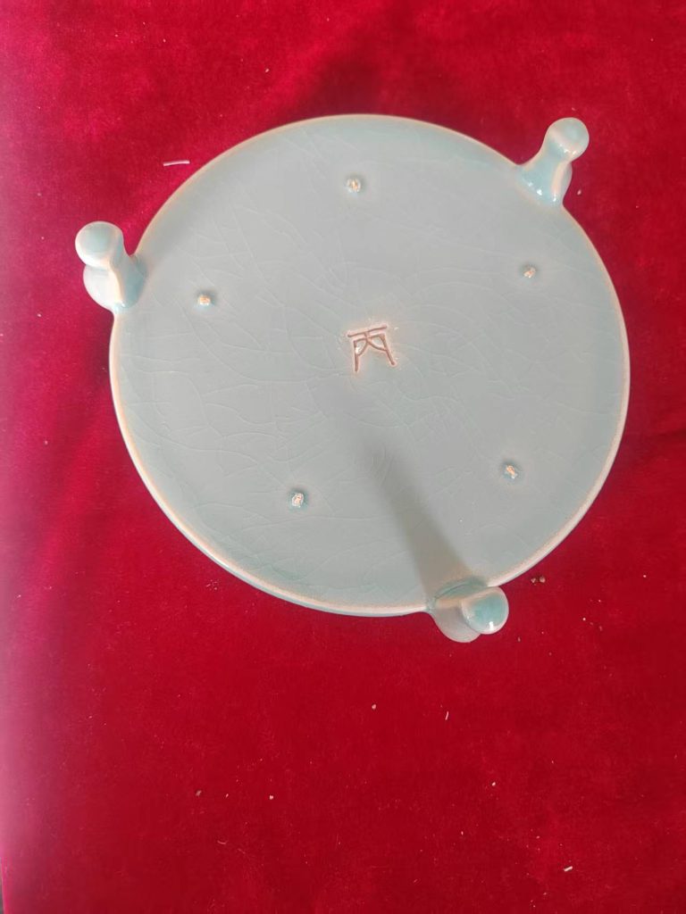 图片[2]-汝窑《天青釉三足洗》丙字款-嘉城艺术交易平台