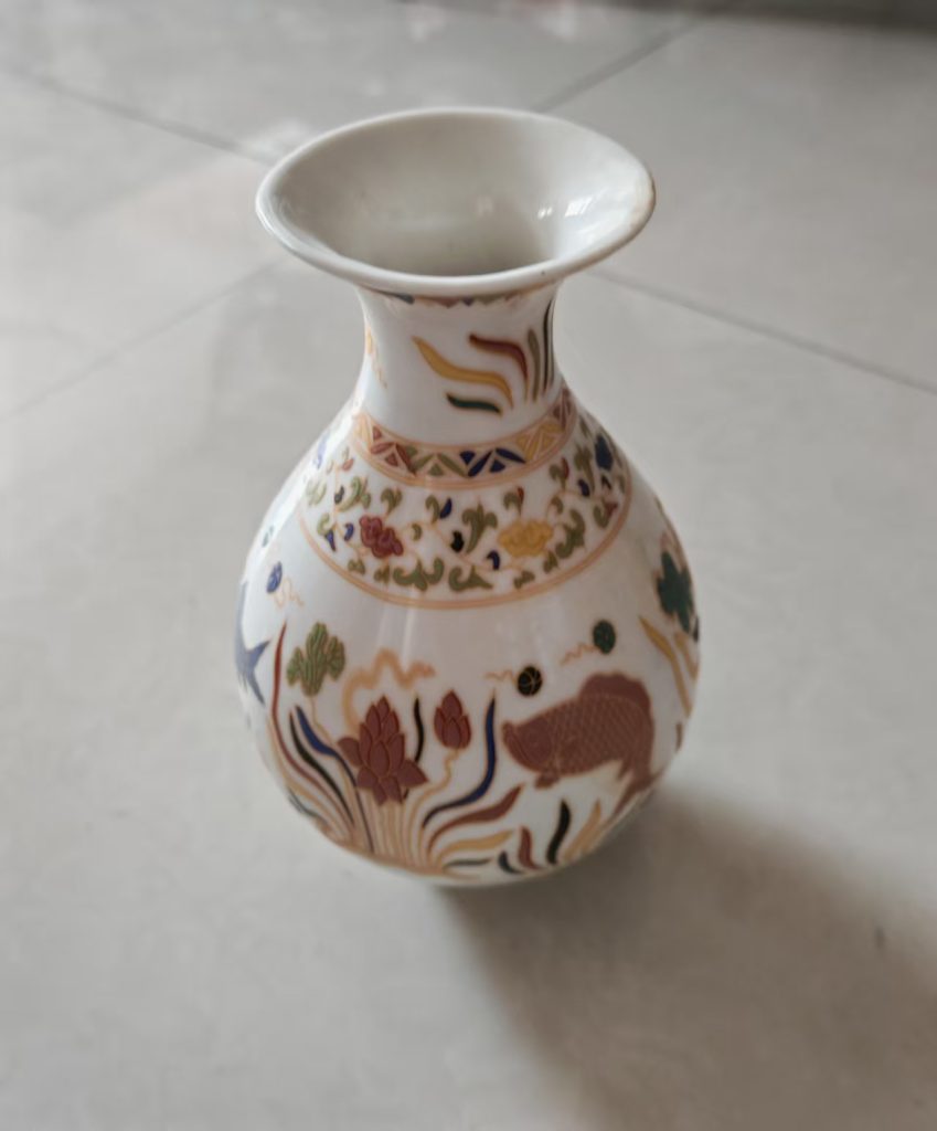 图片[1]-成化年制《五彩描金鱼藻纹玉壶春瓶》-嘉城艺术交易平台