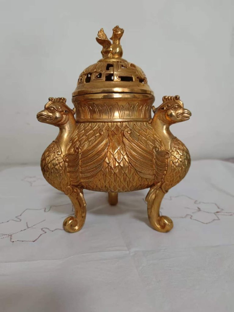 图片[1]-乾隆年制《鎏金三凤足香薰炉》-嘉城艺术交易平台