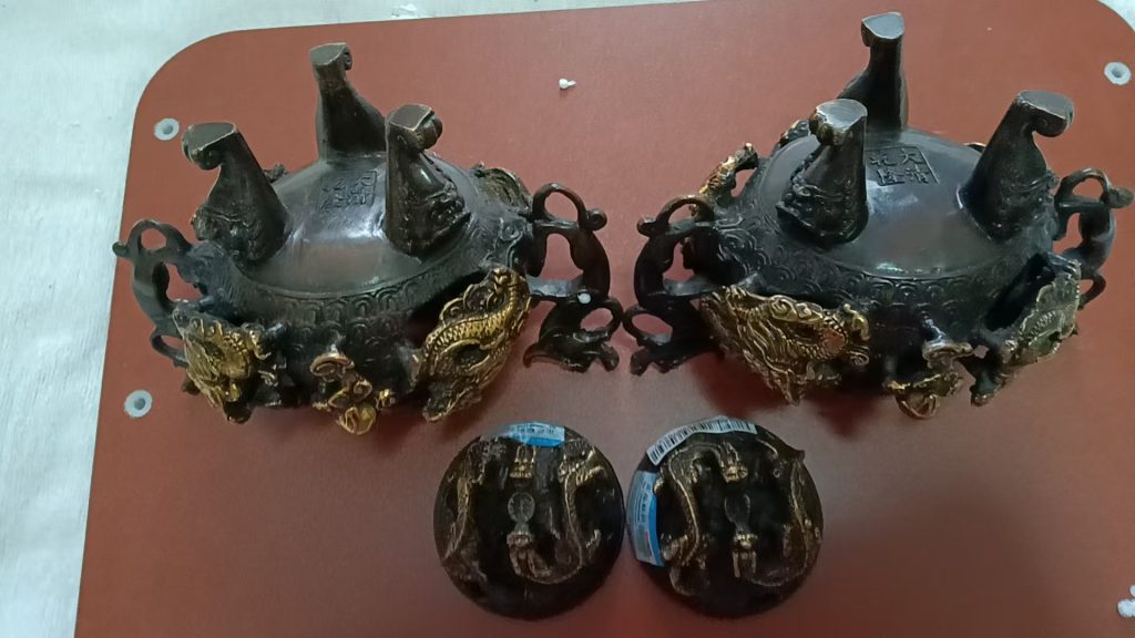 图片[2]-乾隆年制《九龙香炉》一对-嘉城艺术交易平台